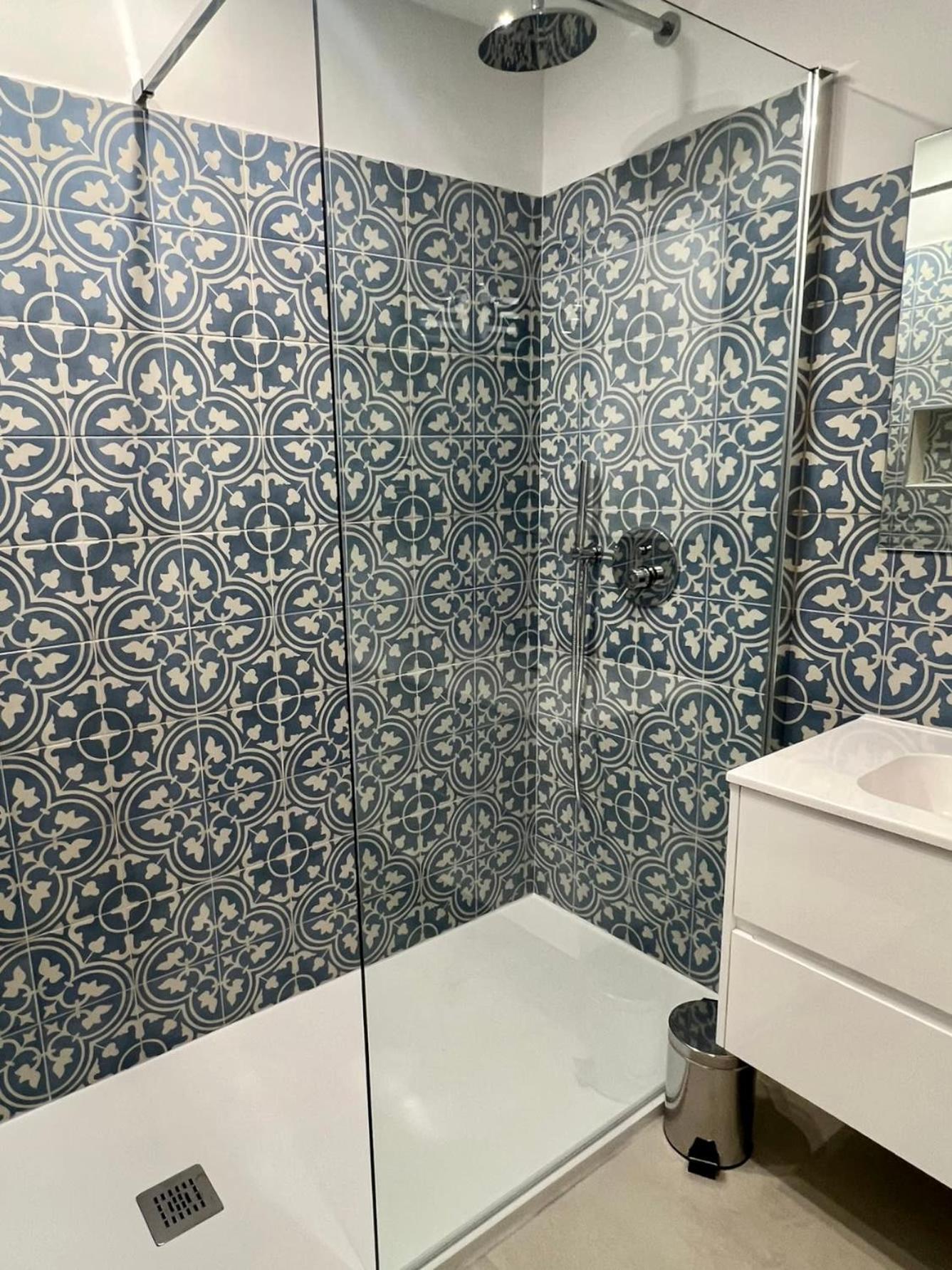 Risso - One Bedroom With Pool, Newly Renovated In Spring 2024 نيس المظهر الخارجي الصورة