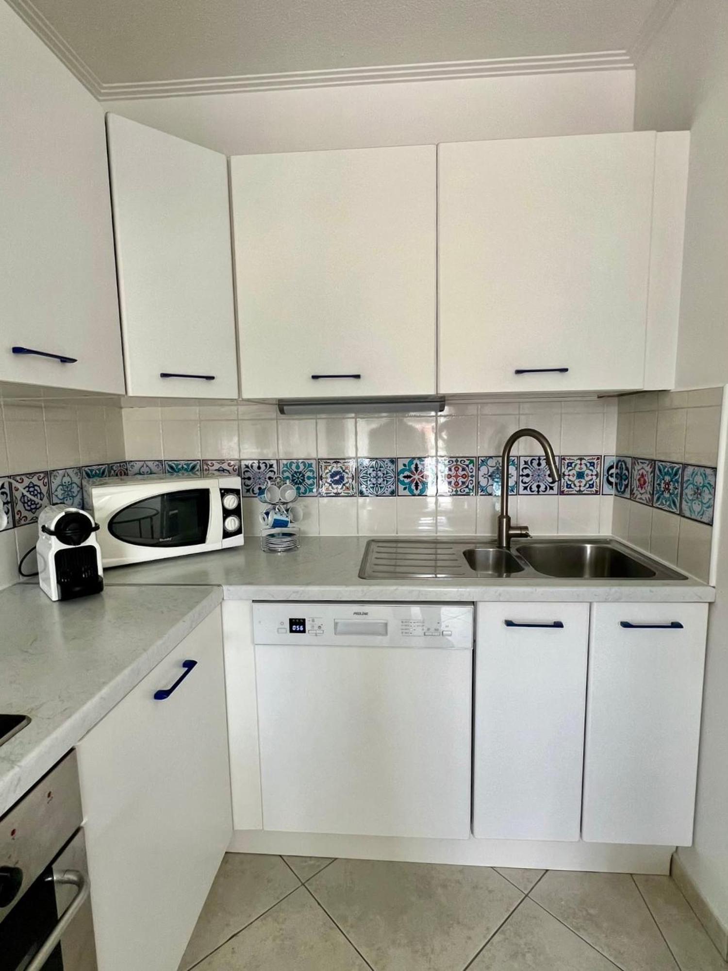 Risso - One Bedroom With Pool, Newly Renovated In Spring 2024 نيس المظهر الخارجي الصورة