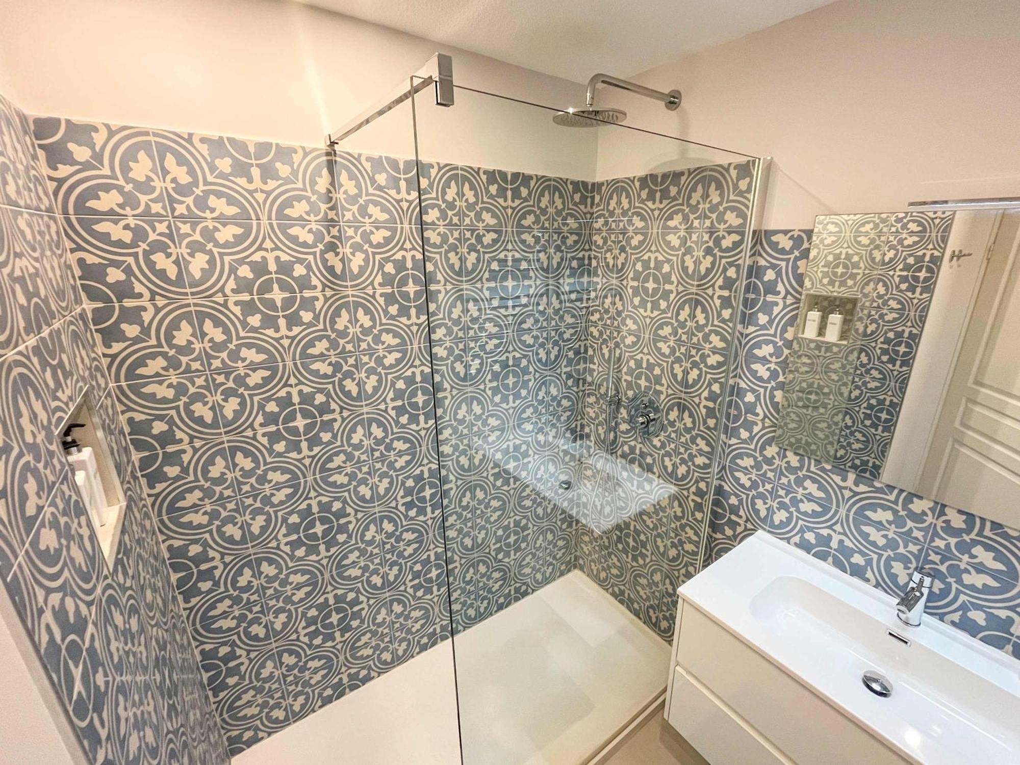 Risso - One Bedroom With Pool, Newly Renovated In Spring 2024 نيس المظهر الخارجي الصورة
